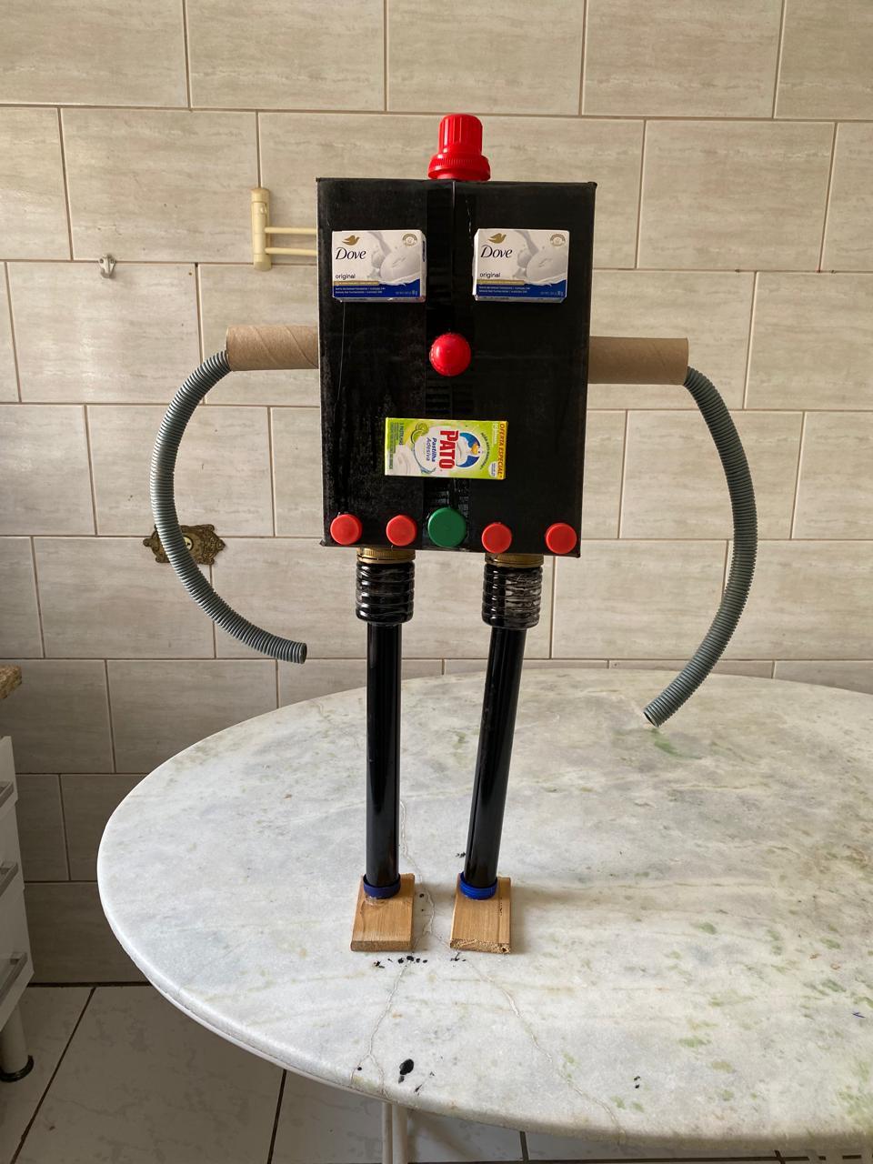 Mostra de Brinquedos feitos com resíduos recicláveis 