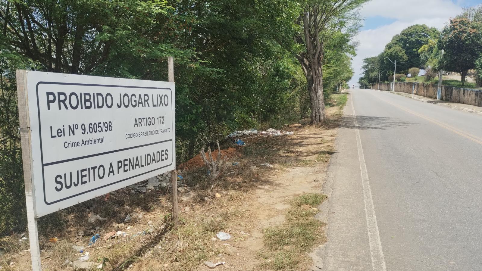 Mutirão de limpeza em comemoração ao Dia Mundial da Limpeza Mutirão de limpeza em comemoração ao Dia Mundial da Limpeza