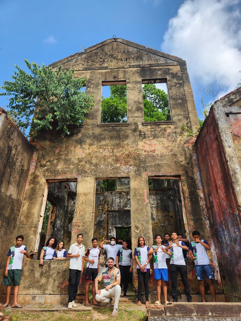 PAISAGISMO E REVITALIZAÇÃO DA ESCOLA FAVEIRA PAISAGISMO E REVITALIZAÇÃO DA ESCOLA FAVEIRA