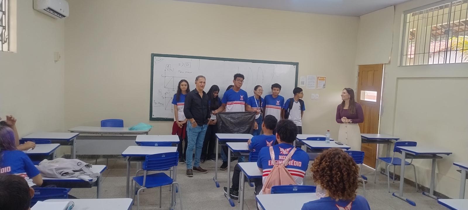 Coleta de garrafa pet 