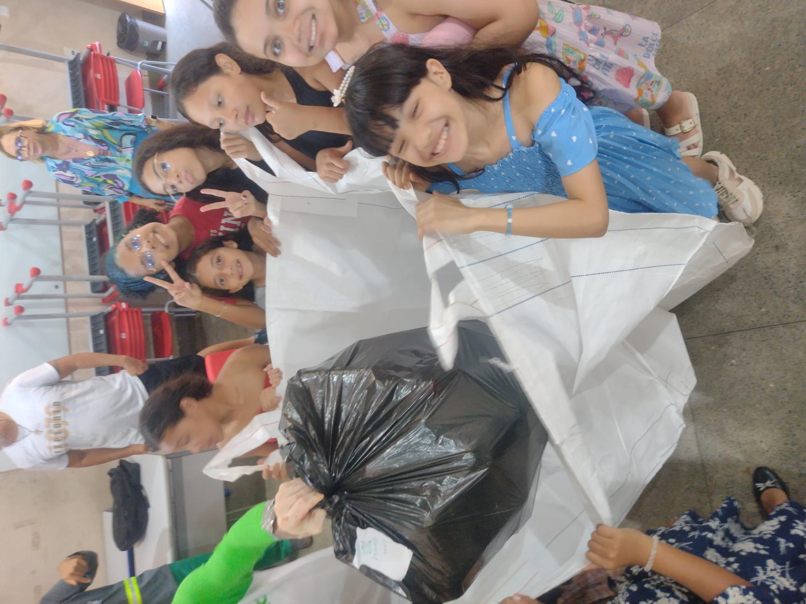 Limpeza na escola Leonor Nogueira 