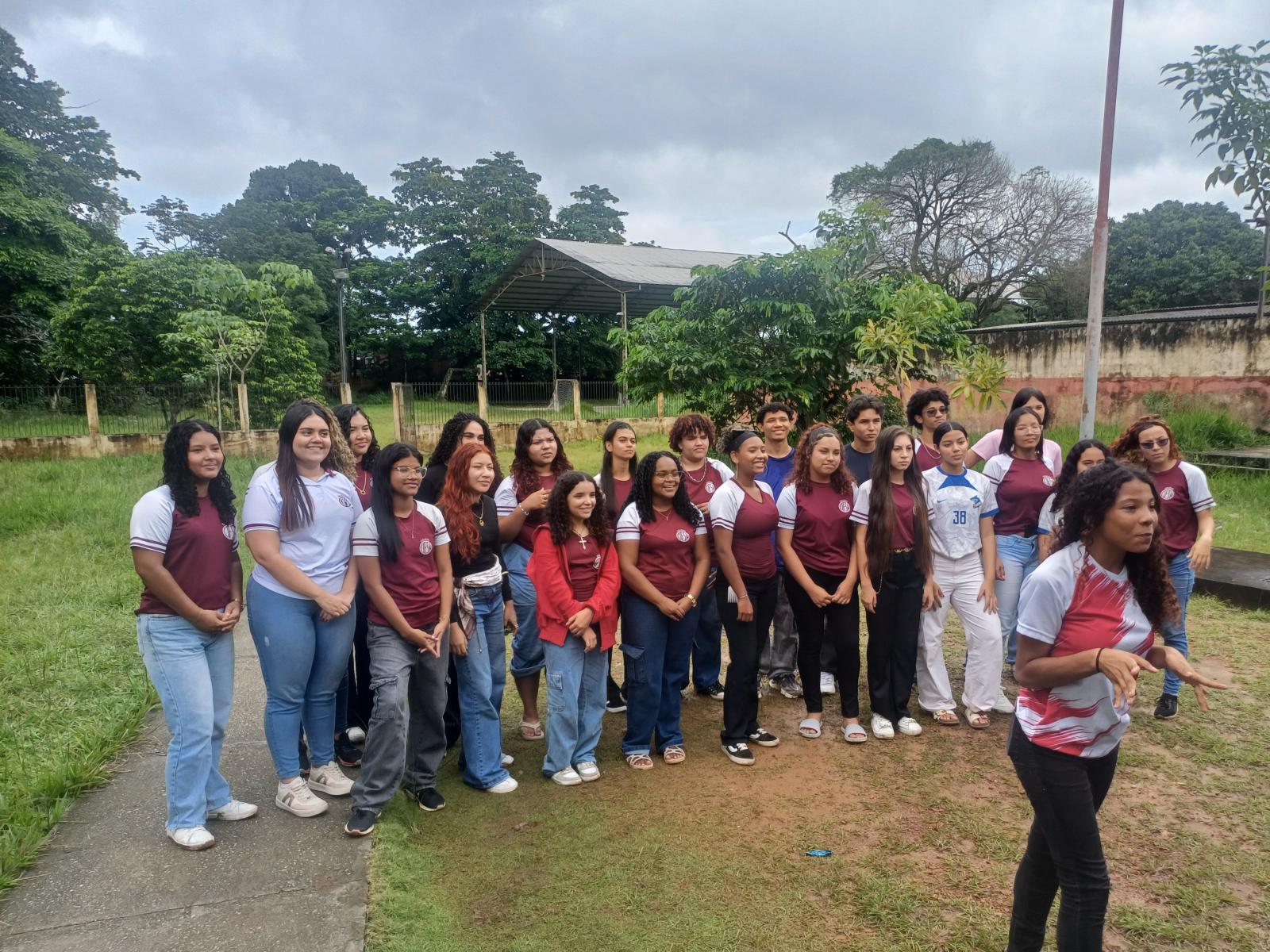 Multirão de arrecadação de garrafas pet na Marambaia